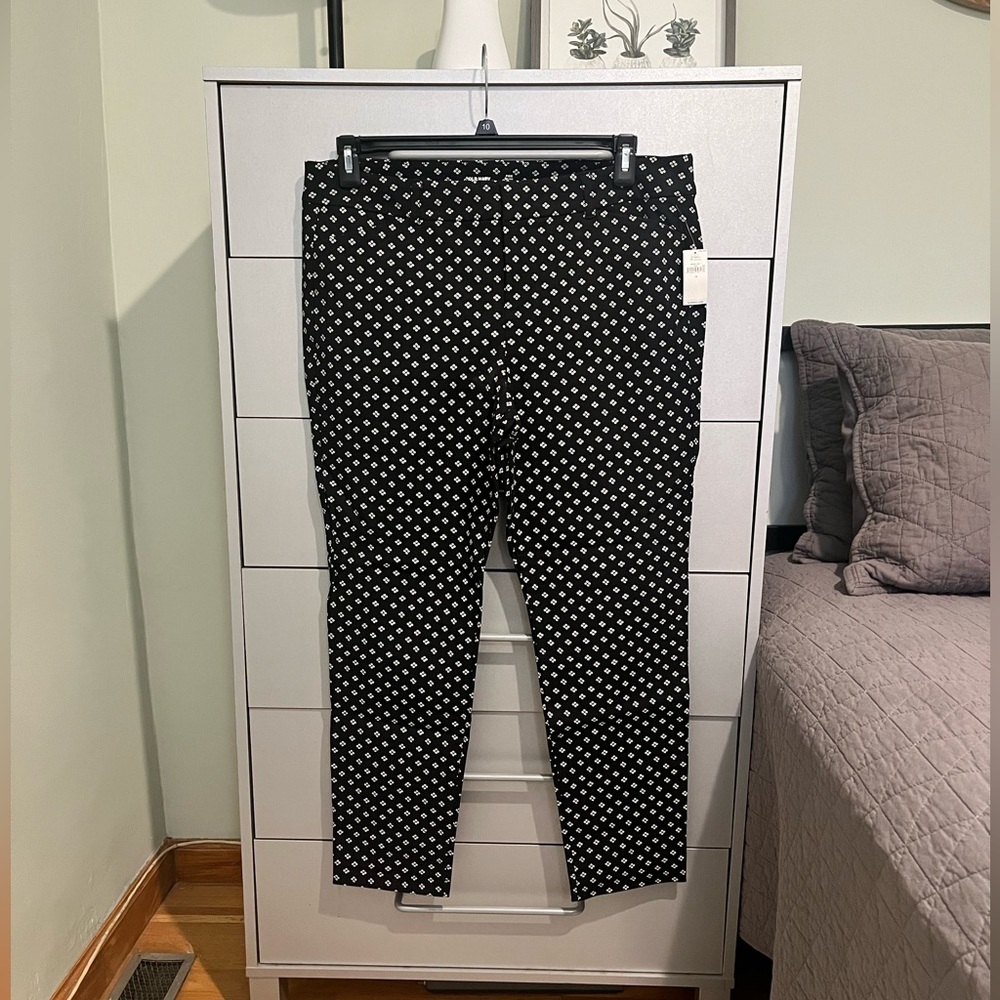 NWT Old Navy Pixie Midrise Skinny Pant | Black & White Print | Size 14